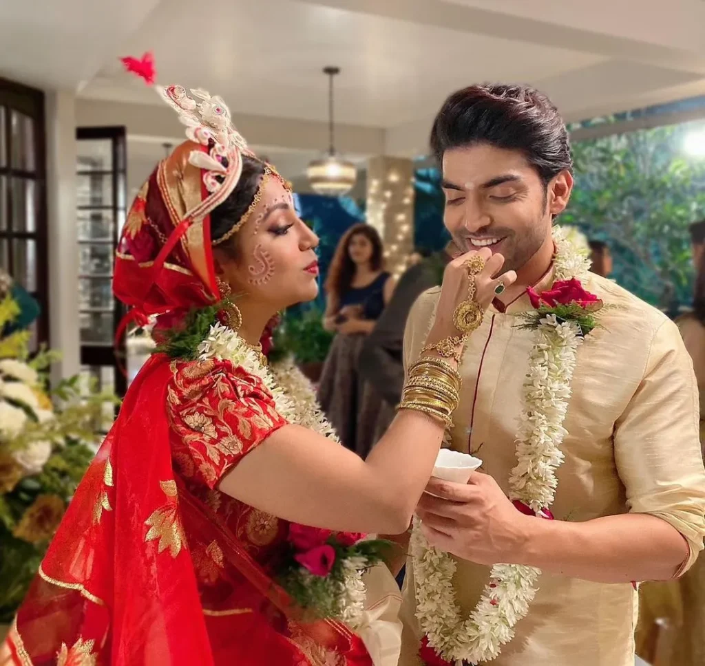 Bengali Wedding Couple Poses