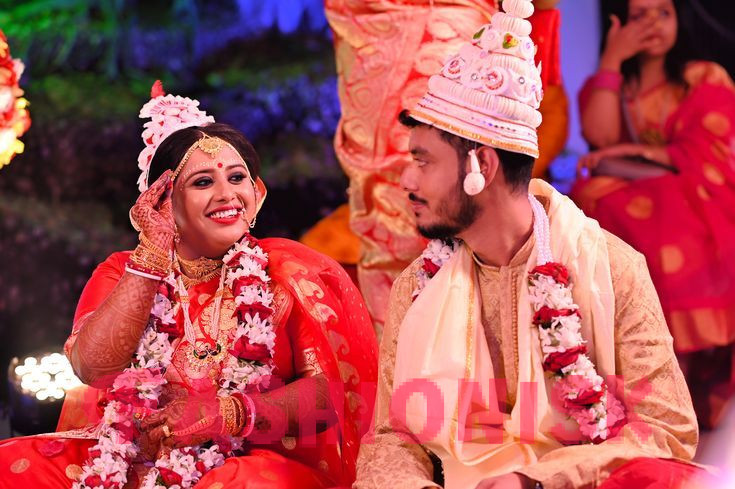 Bengali Wedding Couple Poses