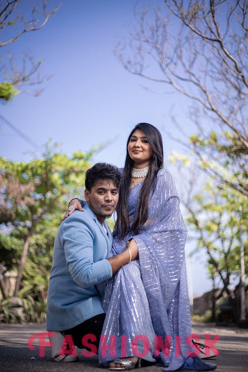 Couple Poses in Saree
