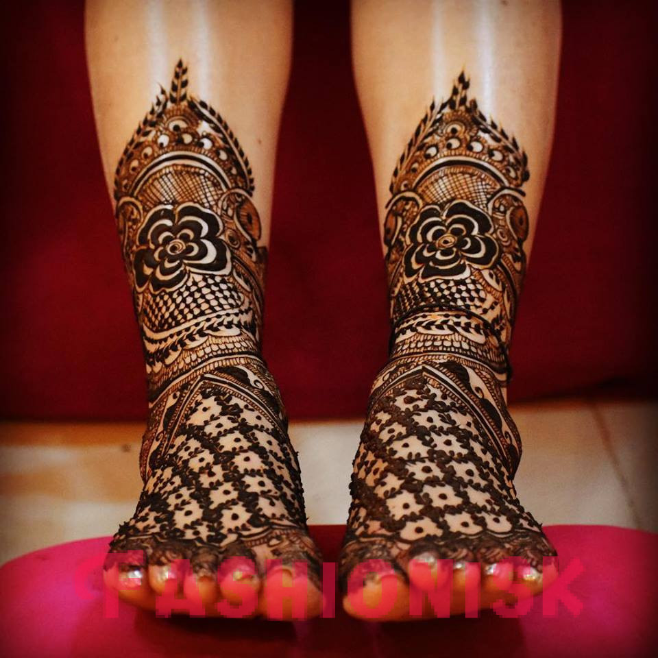 Leg mehndi design simple and easy