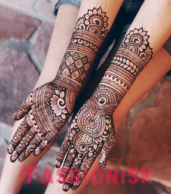 New mehndi design front hand