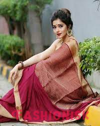 Saree Poses for Girl