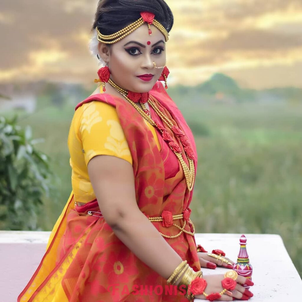 Bengali Haldi Wedding Pose