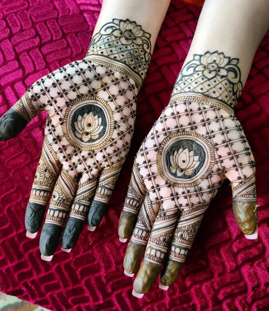 Simple Mehndi Designs for Girls