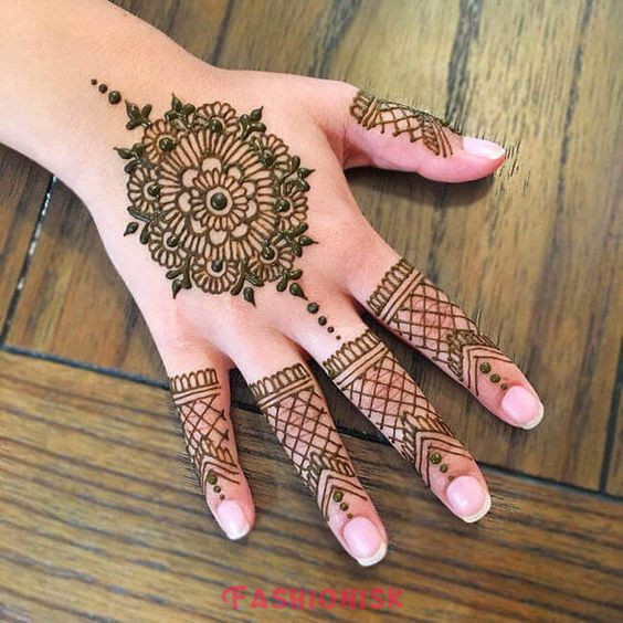 Arabic Circle Mehndi Design