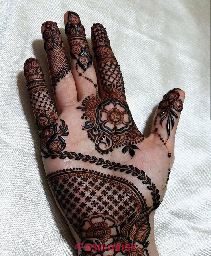 Beautiful Mehndi Design for Raksha Bandhan