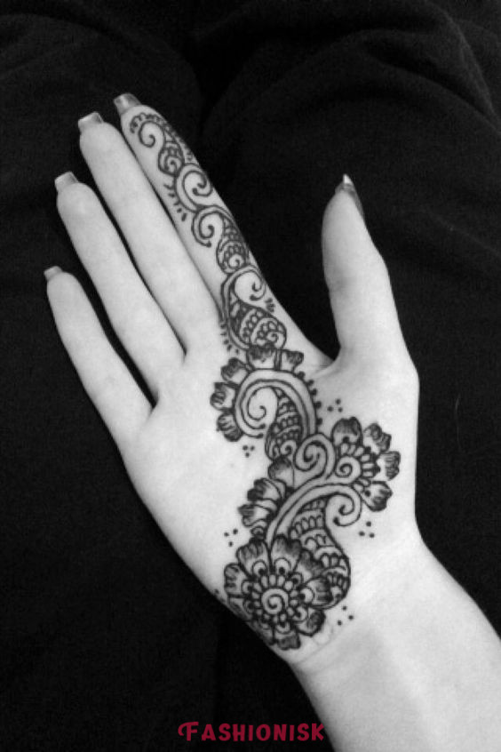 Best Mehndi Design for Raksha Bandhan