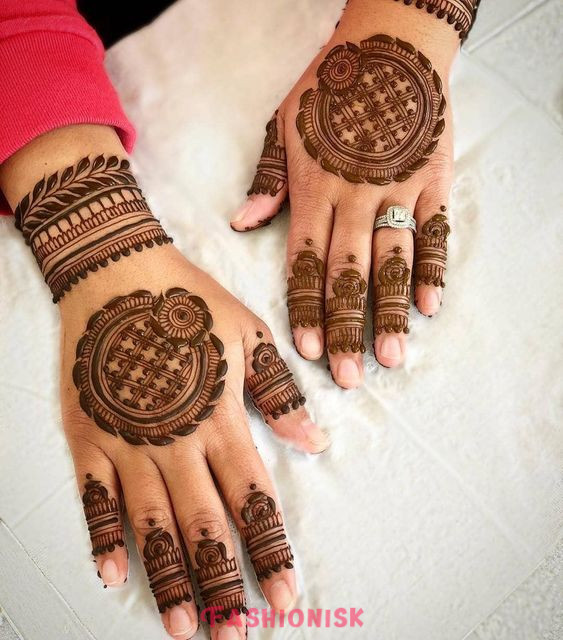 Circle Flower Mehndi Design