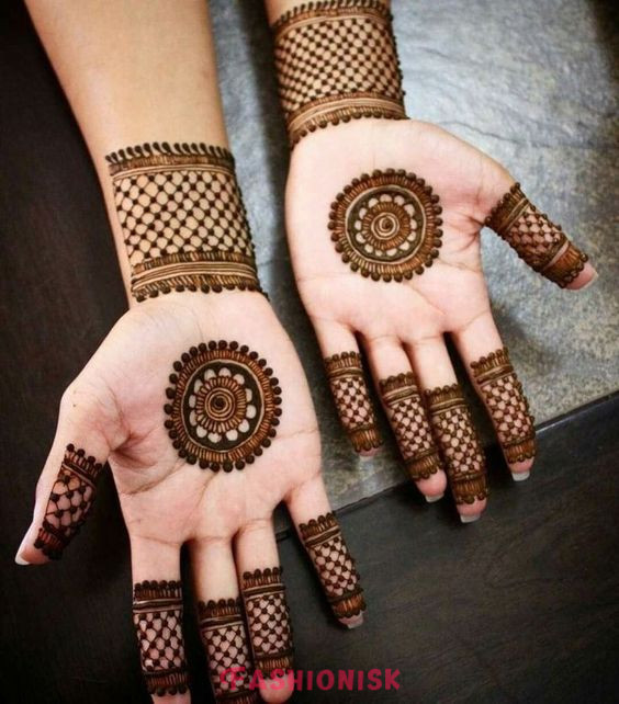 Circle Mehndi Design Easy