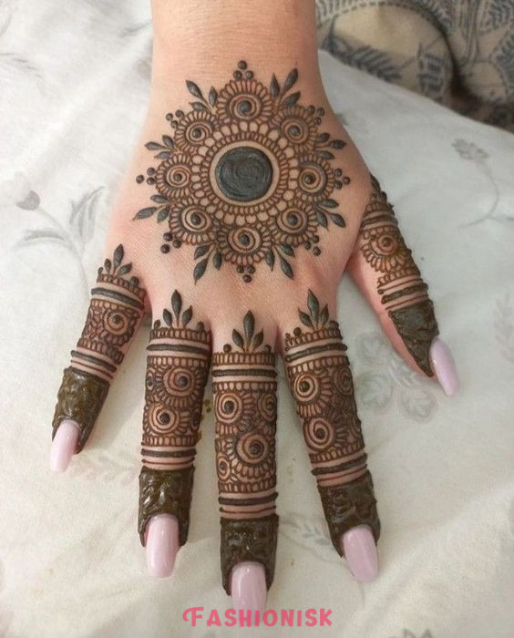 Mehndi Design Circle Style