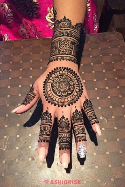 Mehndi Design Circle Style