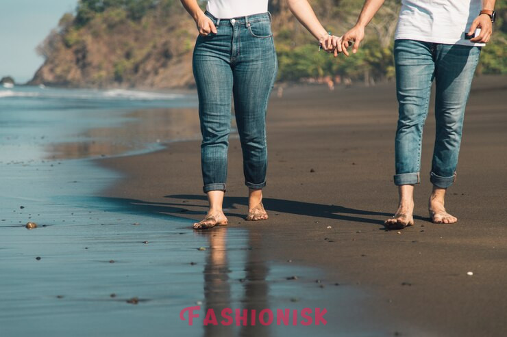 Footprint Follow Couple Poses at Beach