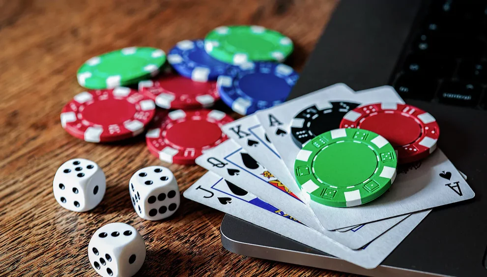 Eat-and-Run Site Search Before Gambling